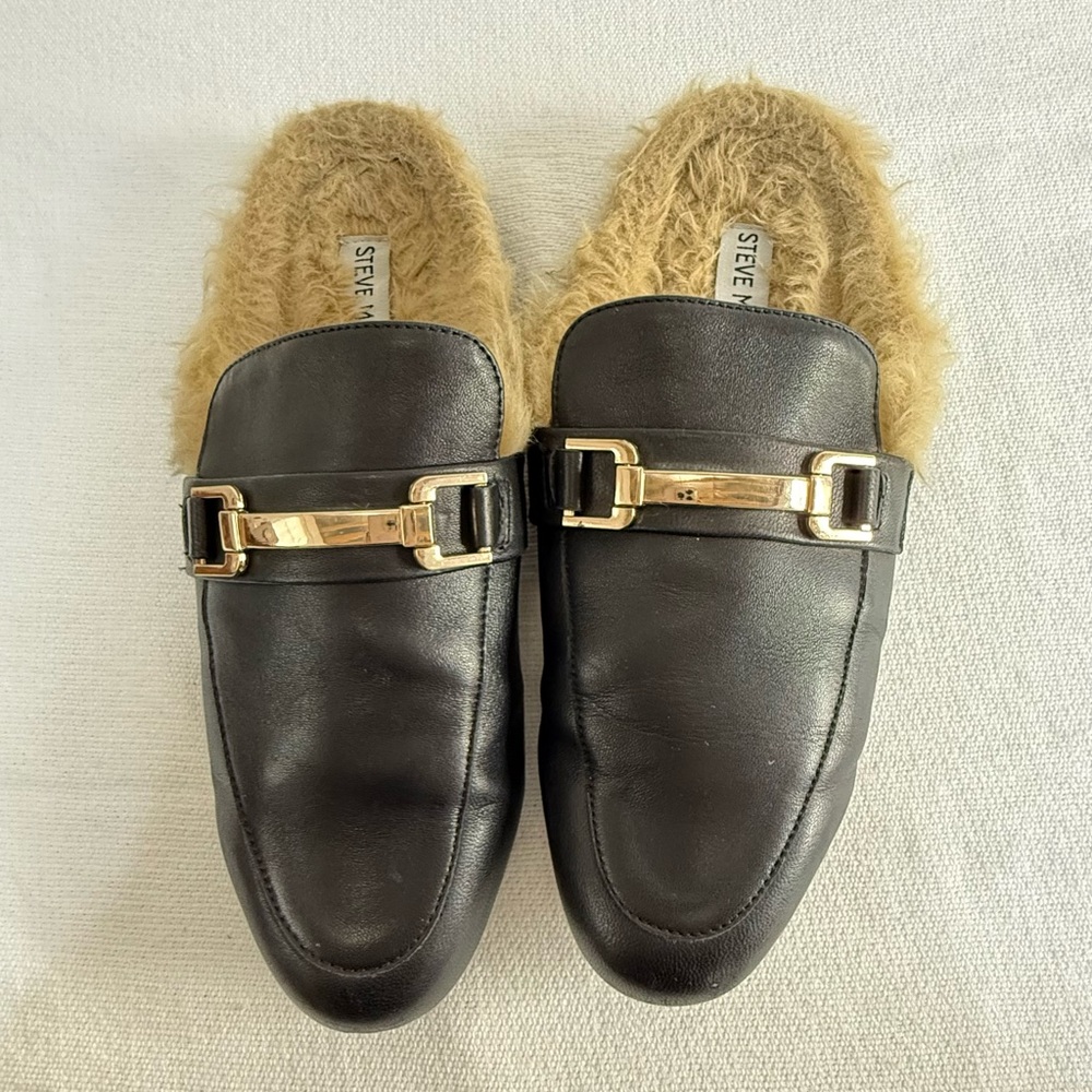 Steve Madden Black Leather Mules with Tan Fur Lining